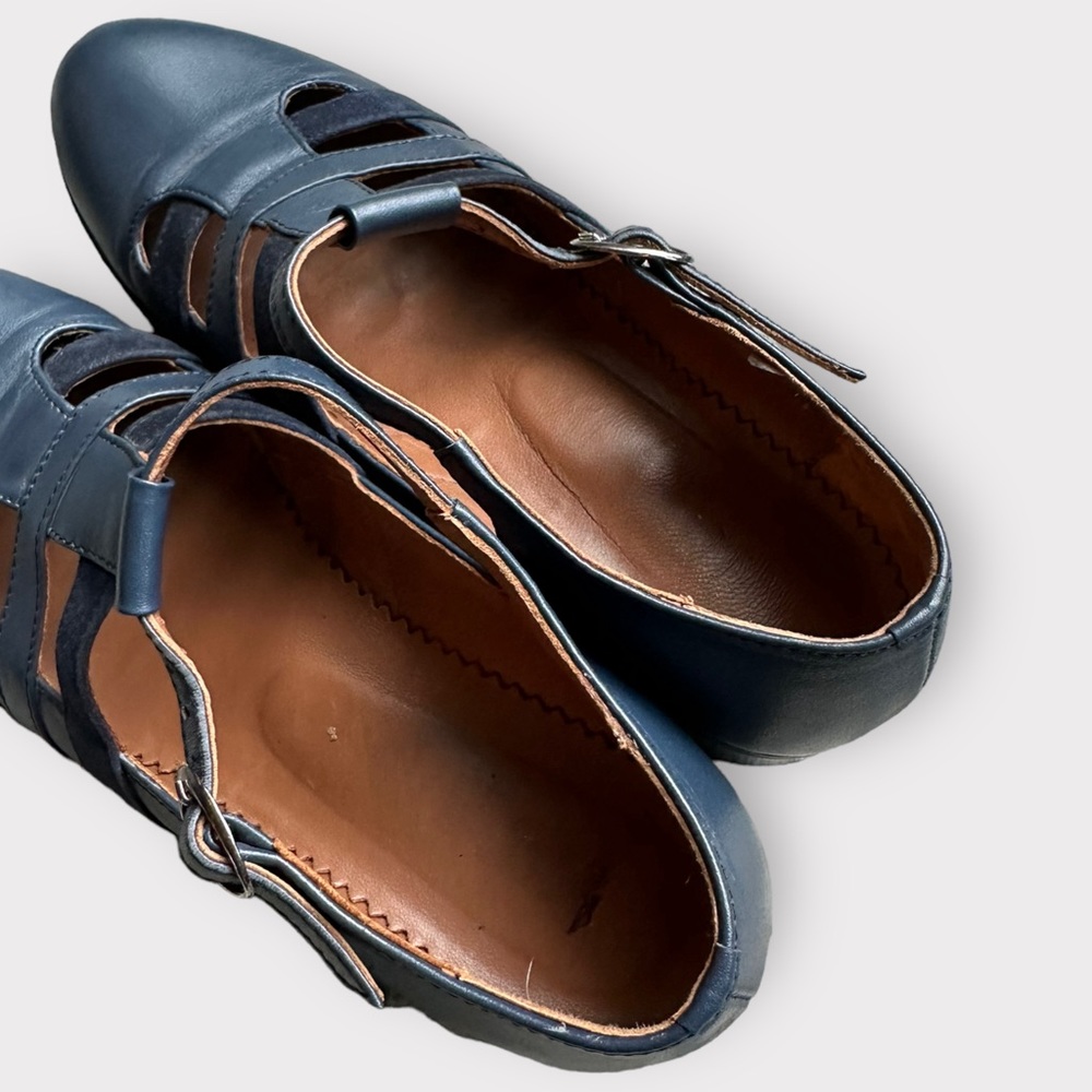 Julia Bo Navy Leather Mary Jane’s - Picture 6 of 9